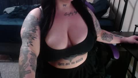 xorileyschembri online show from 02.19.25