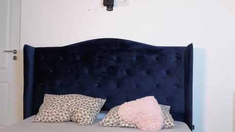 AnnaMaee online show from 02.10.26