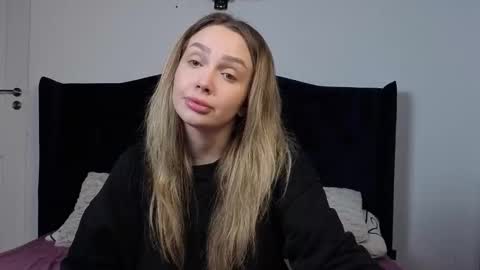 AnnaMaee online show from 02.25.26