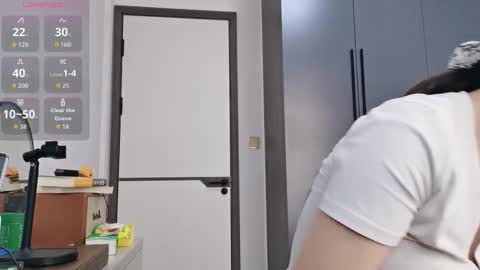 Snapshot of xuyihan chatting on 02.24.26 xuyihan online show from 02.24.26