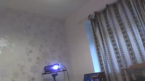 Snapshot of xvoyeur2011x chatting on 03.25.26 xvoyeur2011x online show from 03.25.26