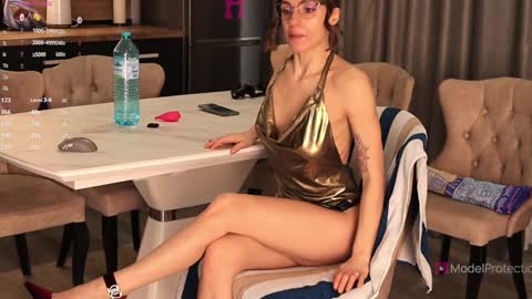 FrancyStepmom and YStepson    INTERESTED IN A GIRL-GIRL COLLABORATION  TEXT ME HERE  or INSTAGRAM online show from 03.21.26