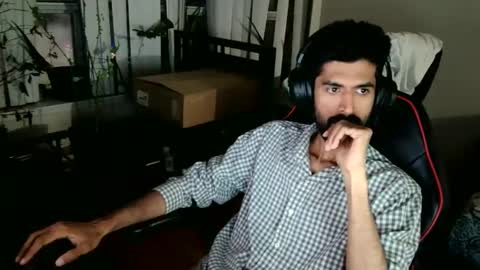 Snapshot of xwuvzyew chatting on 12.14.24 x online show from 12.14.24