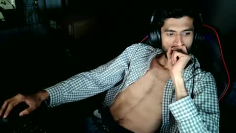 Snapshot of xwuvzyew chatting on 12.15.24 x online show from 12.15.24