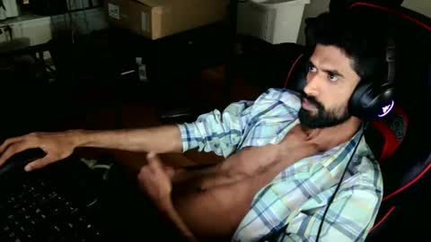 Snapshot of xwuvzyew chatting on 12.16.24 x online show from 12.16.24