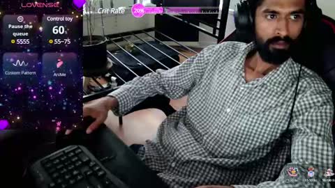 Snapshot of xwuvzyew chatting on 12.24.24 x online show from 12.24.24