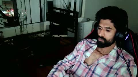 Snapshot of xwuvzyew chatting on 12.26.24 x online show from 12.26.24