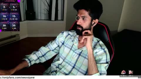 Snapshot of xwuvzyew chatting on 12.30.24 x online show from 12.30.24