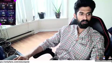 Snapshot of xwuvzyew chatting on 12.30.24 x online show from 12.30.24