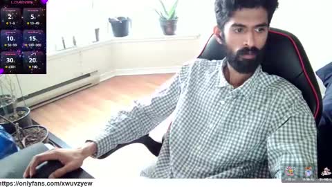 Snapshot of xwuvzyew chatting on 01.02.25 x online show from 01.02.25