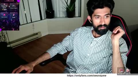 Snapshot of xwuvzyew chatting on 01.03.25 x online show from 01.03.25