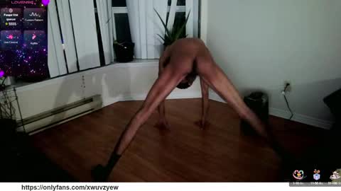 Snapshot of xwuvzyew chatting on 01.04.25 x online show from 01.04.25