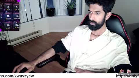 Snapshot of xwuvzyew chatting on 01.04.25 x online show from 01.04.25