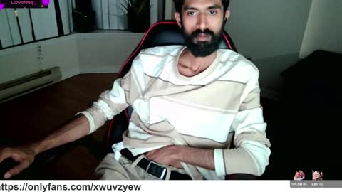 Snapshot of xwuvzyew chatting on 01.05.25 x online show from 01.05.25