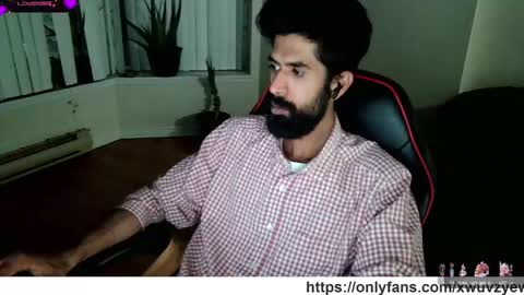 Snapshot of xwuvzyew chatting on 01.11.25 x online show from 01.11.25