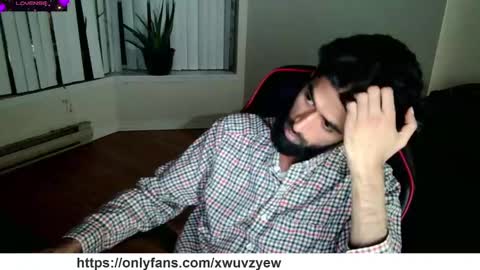 Snapshot of xwuvzyew chatting on 01.16.25 x online show from 01.16.25