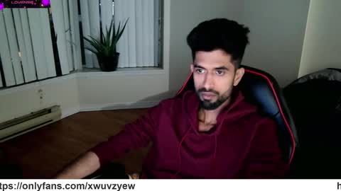 Snapshot of xwuvzyew chatting on 01.19.25 x online show from 01.19.25