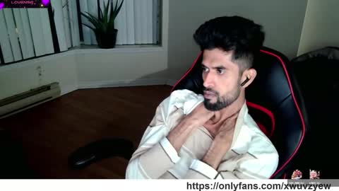 Snapshot of xwuvzyew chatting on 01.20.25 x online show from 01.20.25