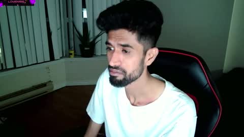 Snapshot of xwuvzyew chatting on 01.22.25 x online show from 01.22.25