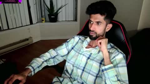 Snapshot of xwuvzyew chatting on 01.23.25 x online show from 01.23.25