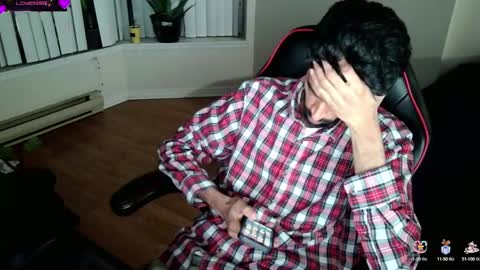 Snapshot of xwuvzyew chatting on 01.25.25 x online show from 01.25.25