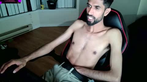 Snapshot of xwuvzyew chatting on 01.25.25 x online show from 01.25.25