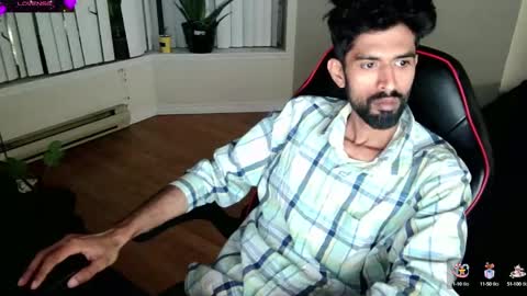 Snapshot of xwuvzyew chatting on 02.02.25 x online show from 02.02.25