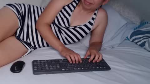 Gabriela and Camila online show from 03.02.25