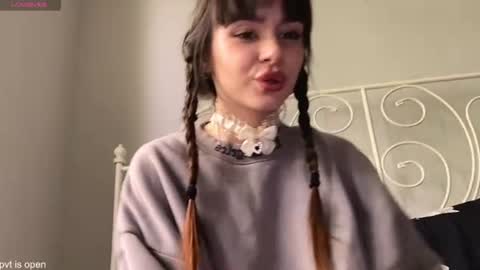 Snapshot of xx_lily chatting on 06.11.26 Lily online show from 06.11.26