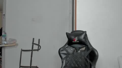 Snapshot of xx_raul_xx_ chatting on 03.29.26 raul online show from 03.29.26
