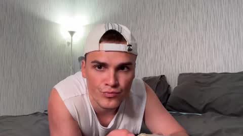 Snapshot of xx_raul_xx_ chatting on 07.14.26 raul online show from 07.14.26
