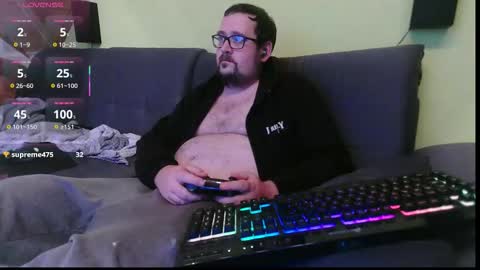 Snapshot of xxevoker chatting on 10.27.25 xxevoker online show from 10.27.25