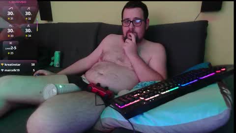 Snapshot of xxevoker chatting on 12.13.25 xxevoker online show from 12.13.25