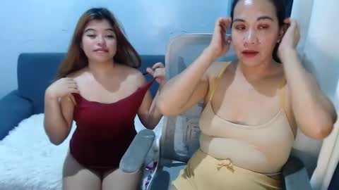 Snapshot of xxhotpinayxx610495 chatting on 12.20.24 Sheyn Coleen online show from 12.20.24