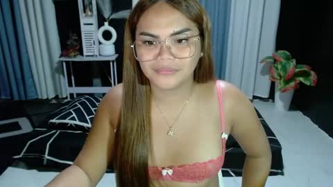 Kylie Smith online show from 04.26.26