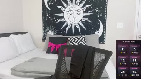 Snapshot of xxlittlemiss95xx chatting on 02.11.25 Natalie Jade online show from 02.11.25