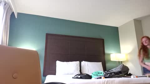 Snapshot of xxmariebliss chatting on 09.14.25 xxmariebliss online show from 09.14.25