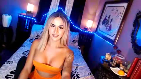 Snapshot of xxqueenofperfectionxx chatting on 01.02.25 urperfection kelly online show from 01.02.25