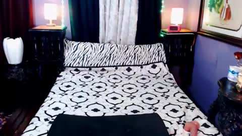 Snapshot of xxqueenofperfectionxx chatting on 01.18.25 urperfection kelly online show from 01.18.25