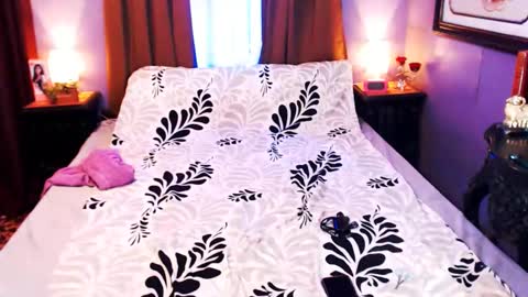 Snapshot of xxqueenofperfectionxx chatting on 02.03.25 urperfection kelly online show from 02.03.25