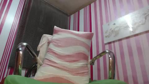 xxrowenatastycockforyouxx online show from 02.13.25