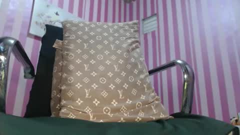 xxrowenatastycockforyouxx online show from 11.26.25