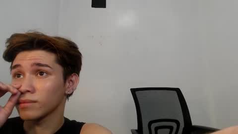 Snapshot of xxsebastian18 chatting on 12.11.24 seb online show from 12.11.24