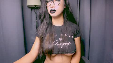 Lara online show from 12.04.24