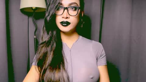 Lara online show from 12.26.24