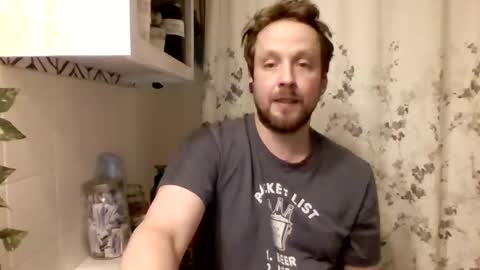 Snapshot of xxsimonxsays chatting on 01.19.25 Simon online show from 01.19.25