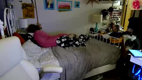 Snapshot of xxstrawberryjanexx chatting on 10.28.25 Strawberry Jane online show from 10.28.25