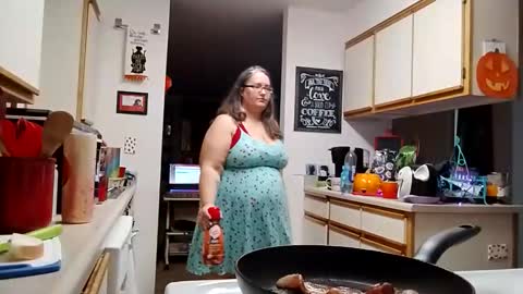 Snapshot of xxstrawberryjanexx chatting on 11.06.25 Strawberry Jane online show from 11.06.25