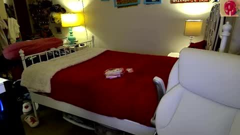 Snapshot of xxstrawberryjanexx chatting on 11.28.25 Strawberry Jane online show from 11.28.25