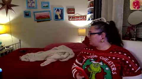 Snapshot of xxstrawberryjanexx chatting on 12.04.25 Strawberry Jane online show from 12.04.25